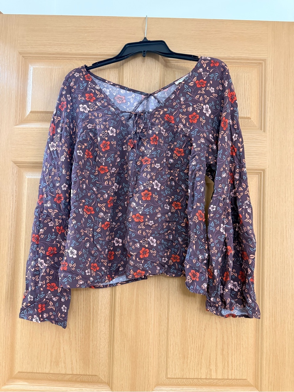 ANDREE BY UNIT Floral Tie-Front Peasant Blouse - Brown & Rust